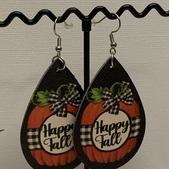 Pumpkin Earring, Fall Earring, Thanksgiving Earring, Gift Idea, Holiday Earring - Picture 2 of 10